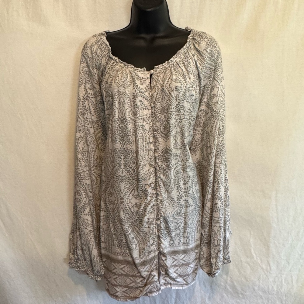 E-114 Spense PLUS SIZE 2X Cream & Gray Long Sleeve Blouse